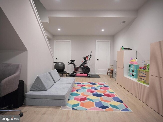 Photo - 428 Master St