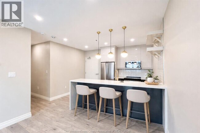 Photo - 531 Pelissier St Unité 204