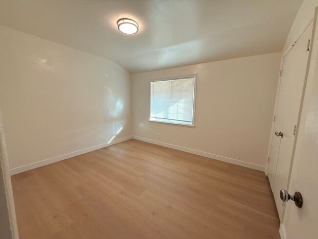Photo - 835 W Spruce St