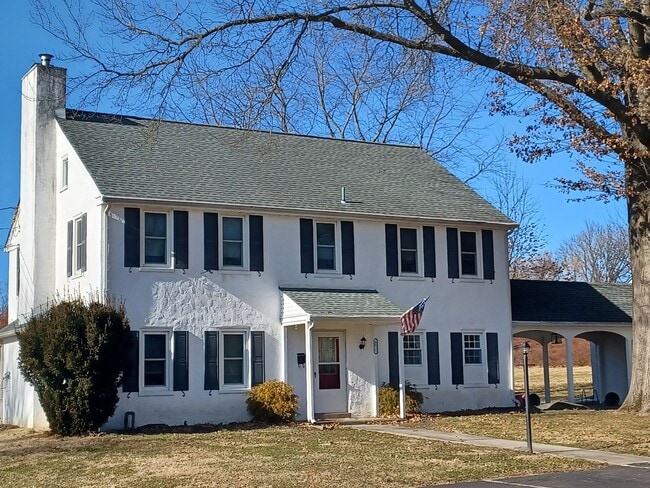 Building Photo - 311 Main St Rental
