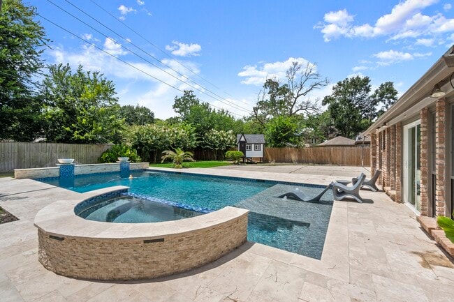 Photo - 17627 Macrantha Dr