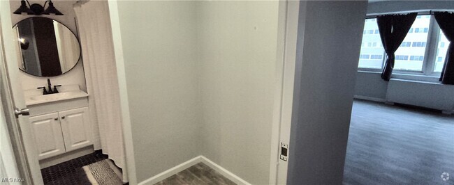 Building Photo - 12520 Edgewater Dr Unit 404 Rental