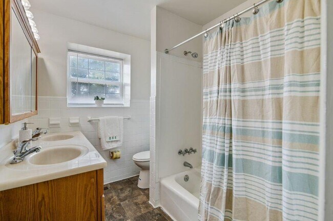 Roberts Mill Apartments and Townhomes