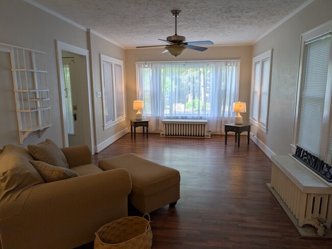 Photo - 22 N Wise Ave