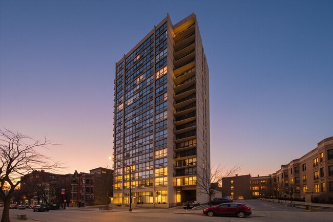 Building Photo - 1540 N La Salle Dr Unit 1505