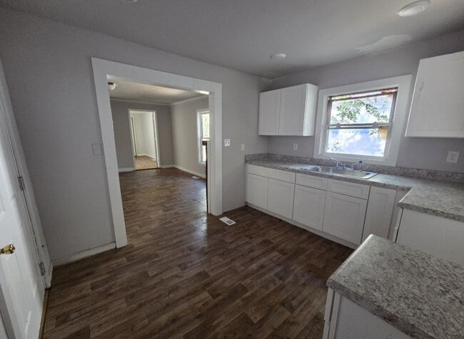 Photo - 828 Grady St