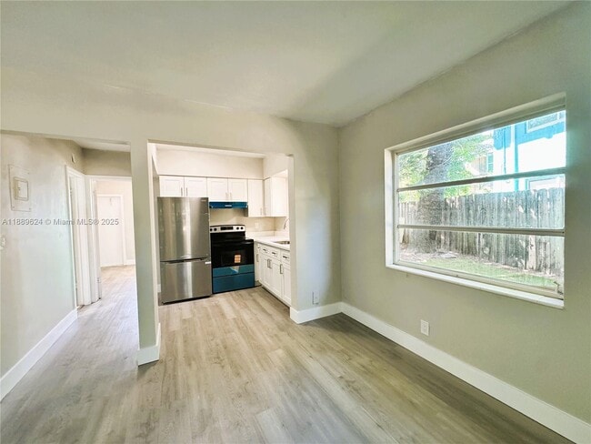 Photo - 4317 NE 21st Ave Unit 2