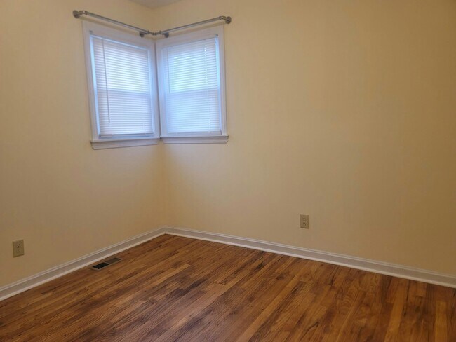 Photo - 5733 E Skinner St