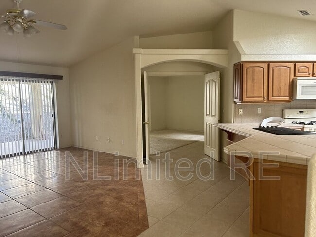 Photo - 2290 Interlake Dr