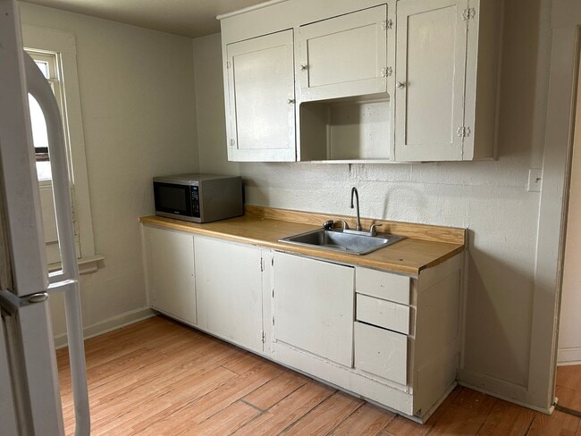 Photo - 279 W Railroad Ave Unit 3 (Upstairs)