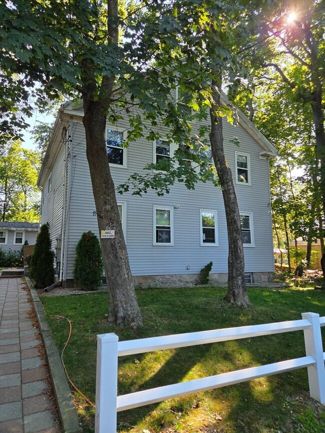 Photo - 162 Main St