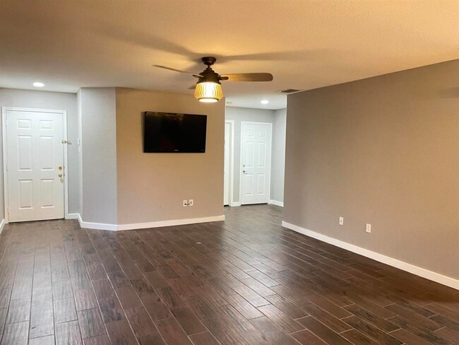 Photo - 101 Jacales Court