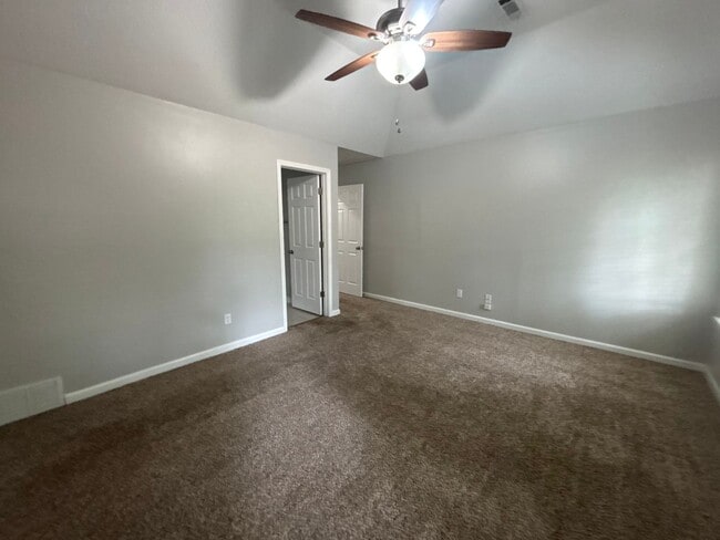 2573 Laurelcrest Dr