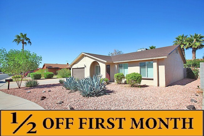 **1/2 OFF FIRST MONTH'S RENT** - **1/2 OFF FIRST MONTH'S RENT** Apartment