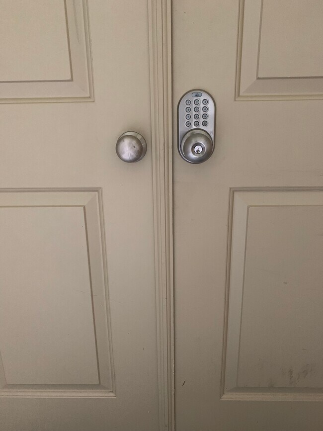 Photo - 2822 Leeland St