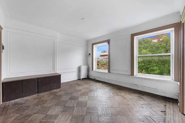 Photo - 155 Hicks St