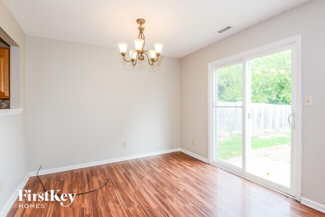 Photo - 1319 Freemont Ln