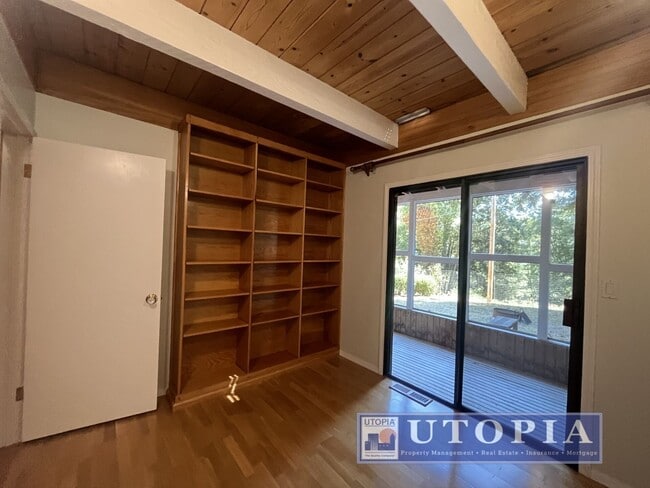Photo - 10585 Redwood Dr