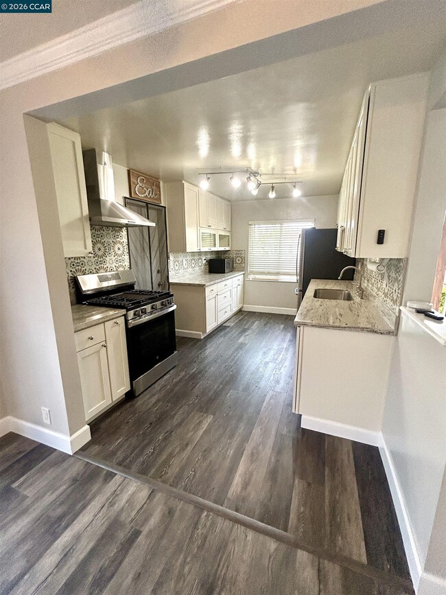 Photo - 356 Frederic Ave