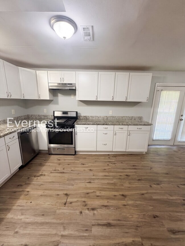 Photo - 6491 Camp St