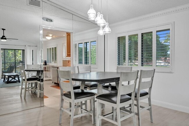 Photo - 9361 SW 23rd St Unidad 3203