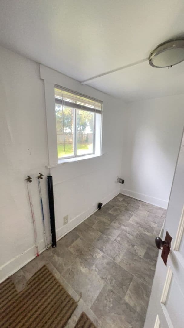 Building Photo - North Bend 5-Bedroom Home with Private Yard