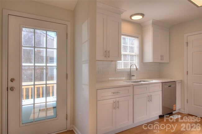 Photo - 608 Anne Ave