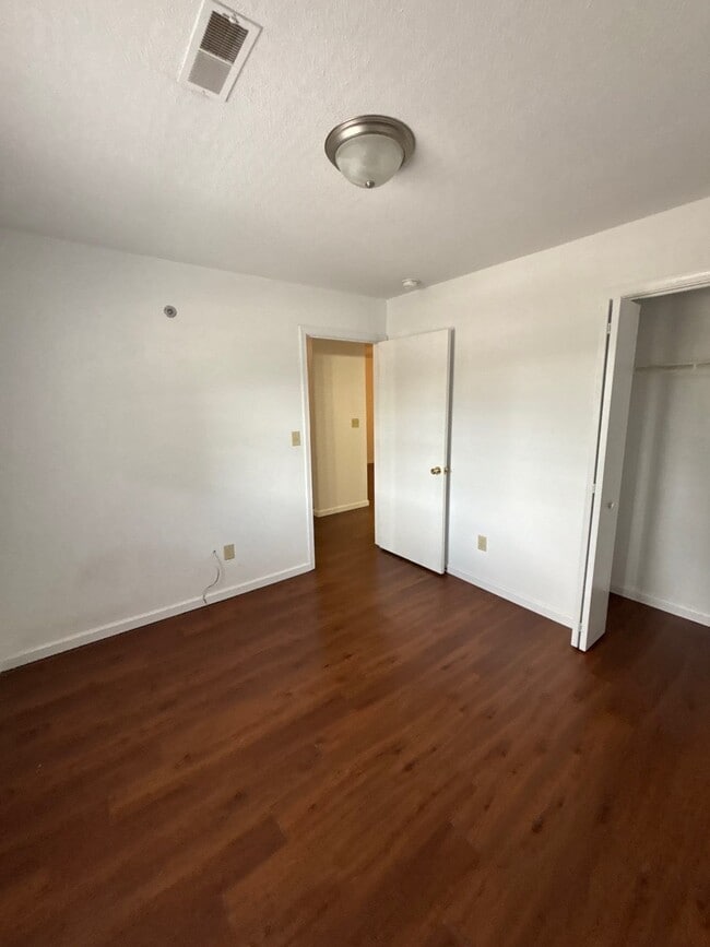 Photo - 1068 Mace Rd