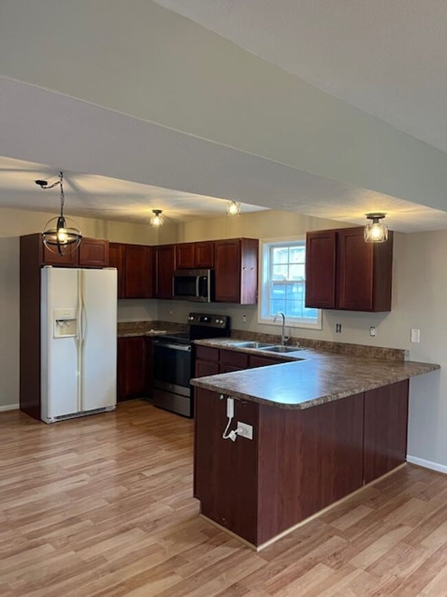 Photo - Spacious 2 Bed, 2.5 Bath Townhome in Peaceful Southwest Bloomington