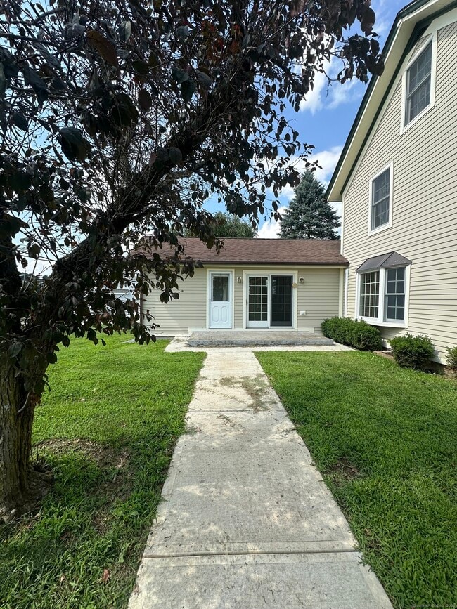 Building Photo - 135 Waterman Rd Rental