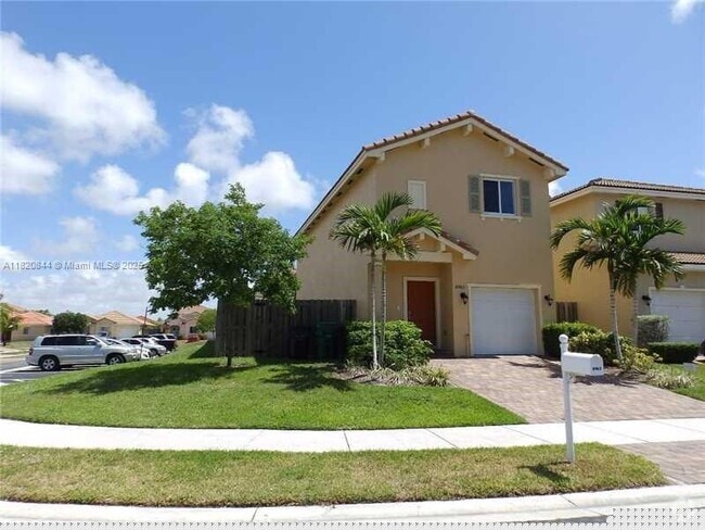 Building Photo - 8963 SW 215th Ln Rental