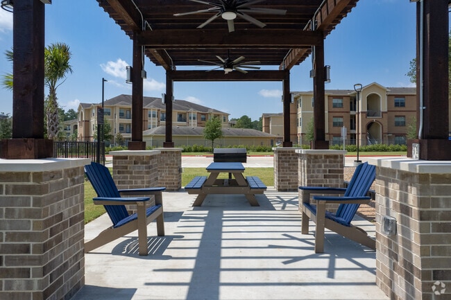 Outdoor grilling station