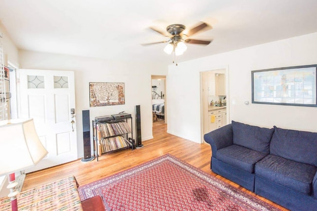 Photo - 5163 Caroline Ave