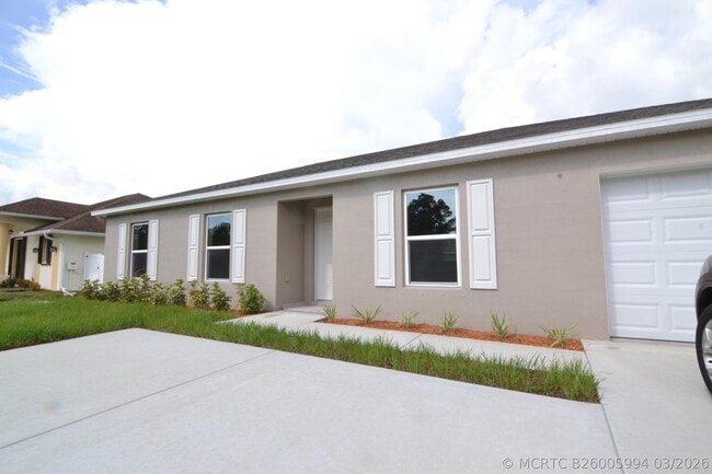 Building Photo - 2266 SW Cameo Blvd