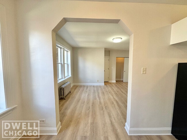 Building Photo - 2606 N Kimball Ave Unit 303