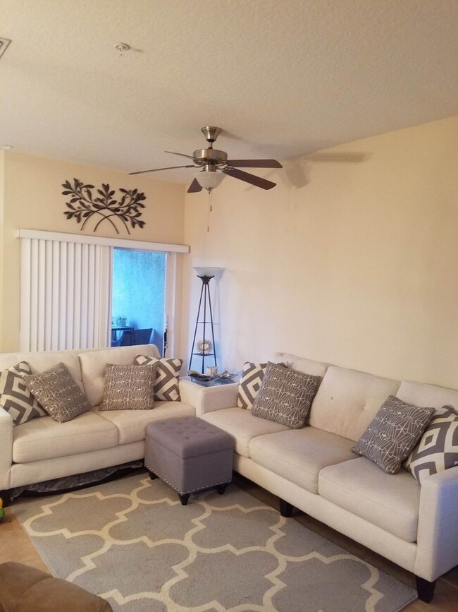 Photo - 3/2 Townhouse Near University Parkway