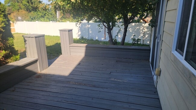 Photo - Great 3-bedroom Home In The Valley On Cul-...