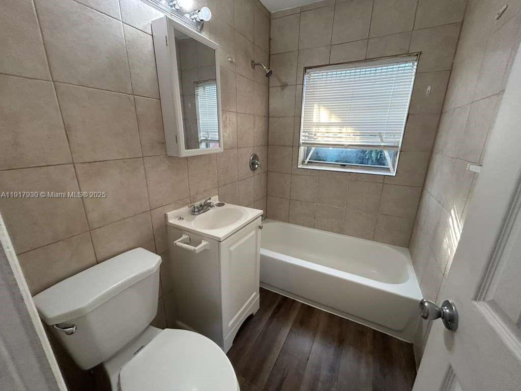 Photo - 2316 Madison St Unit 5