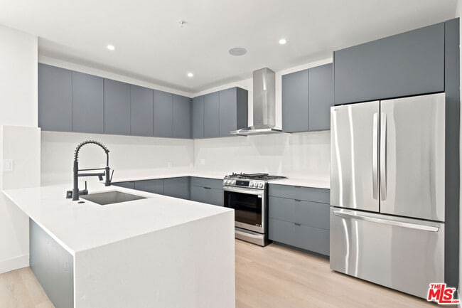 Photo - 1159 N Formosa Ave Unit 4