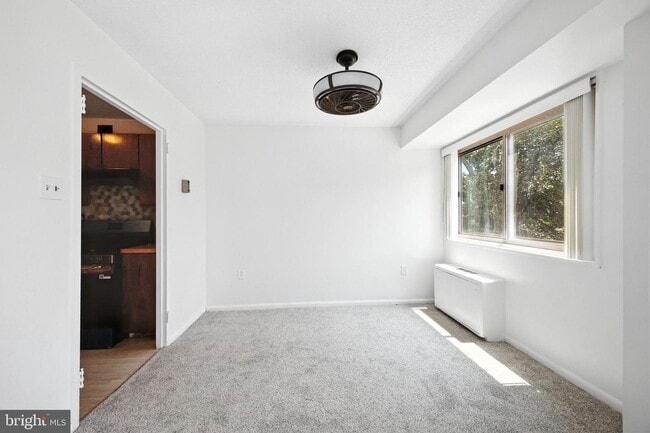 Building Photo - 2500 N Van Dorn St Unit 406 Rental
