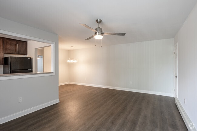 2BR 1BA - 880SF