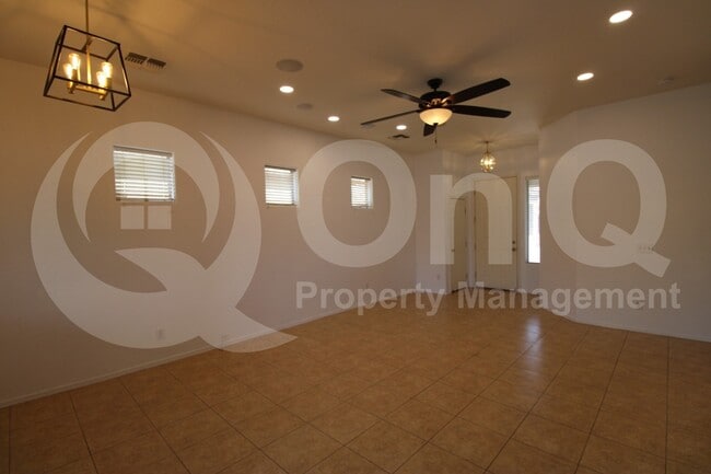 Photo - 906 E Sheffield Ave