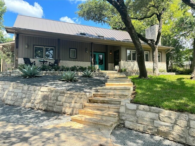 Building Photo - 806 Rock Creek Dr Rental