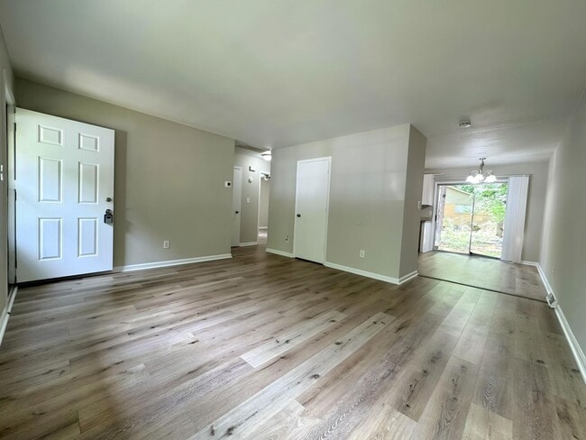 Photo - 4626 Highlake Dr