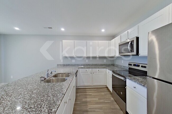 Photo - 105 Spencer Dr