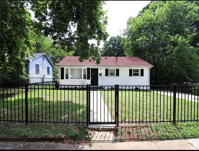 Building Photo - 1213 Gregory St Rental