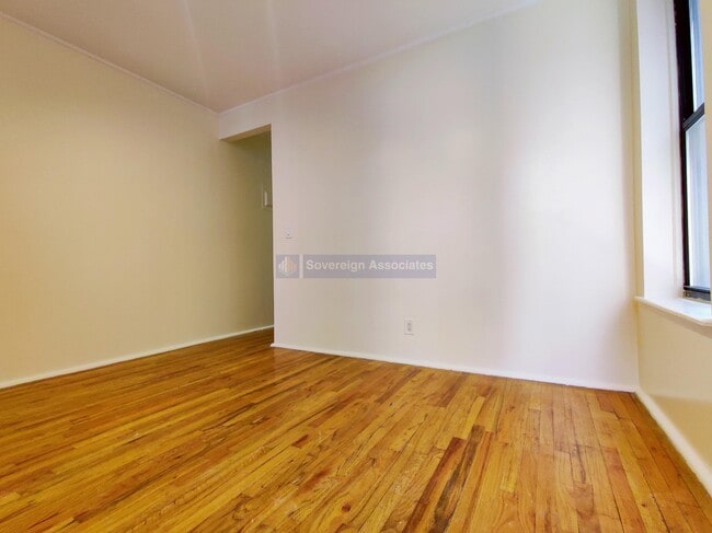 Photo - 3133 Broadway Unidad 11
