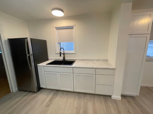 Photo - Click the “Apply Now” button or email wapmrentals@gmail.com for a prompt response.