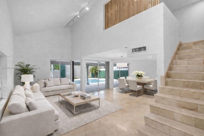 Photo - 1769 Wa Kee Na Dr