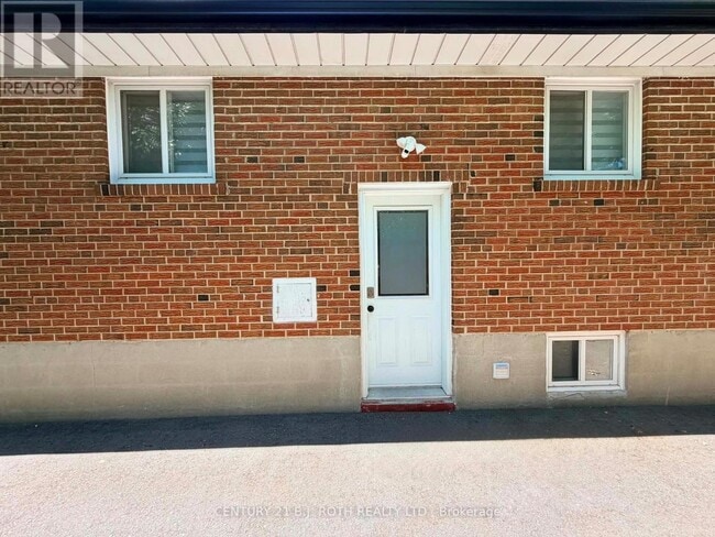 Photo - 10 Sanford Crescent